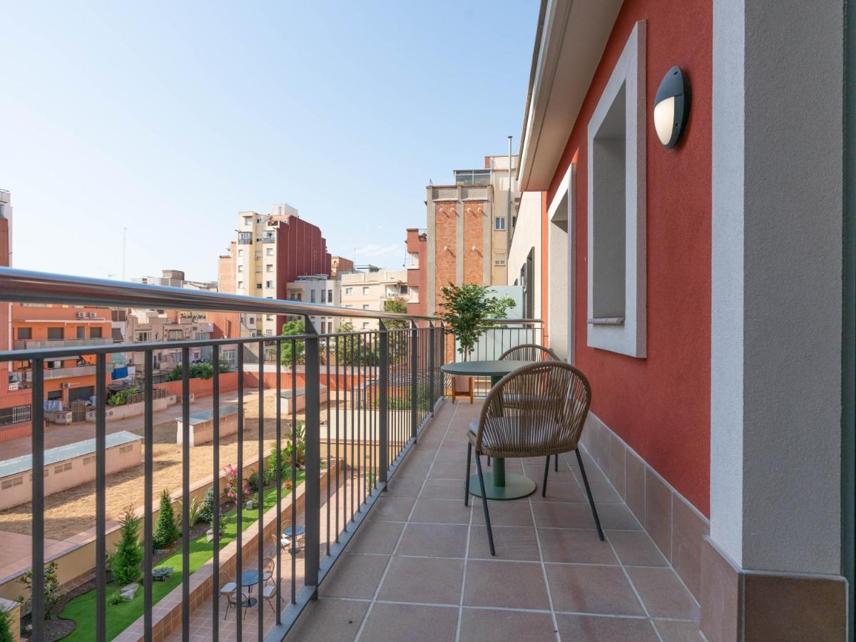 Limehome Barcelona Carrer De Besalu 90 - Estancia Temporal Eksteriør billede