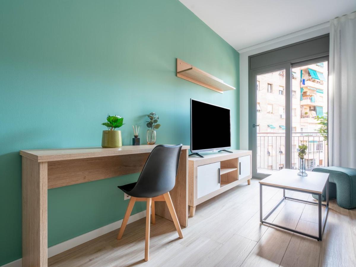 Limehome Barcelona Carrer De Besalu 90 - Estancia Temporal Eksteriør billede