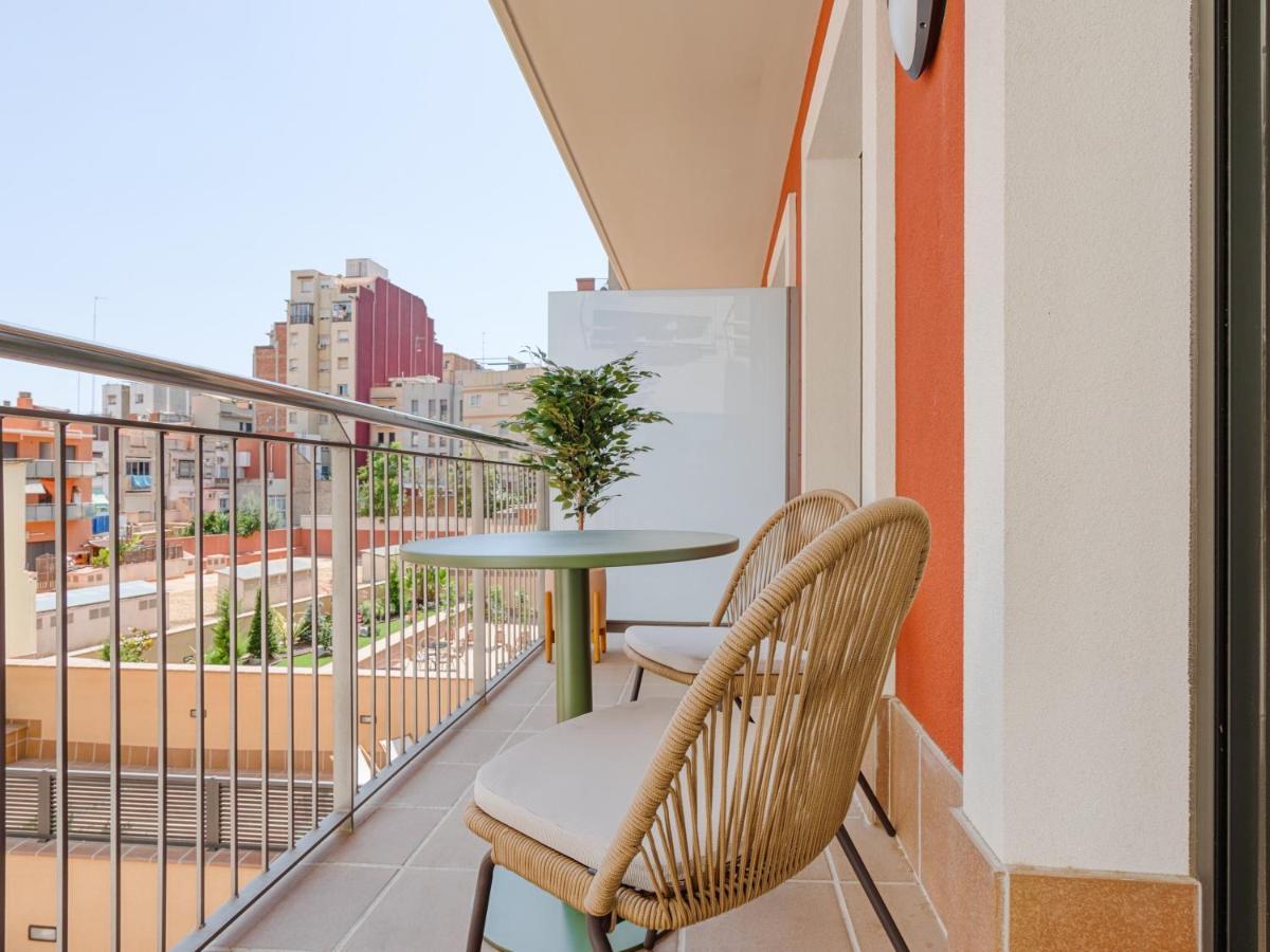 Limehome Barcelona Carrer De Besalu 90 - Estancia Temporal Eksteriør billede